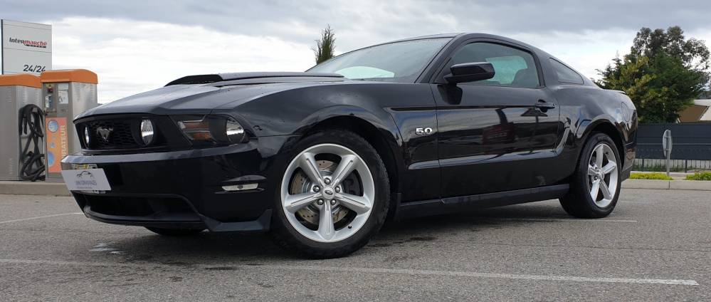 mlb-convoyages-ford-mustang